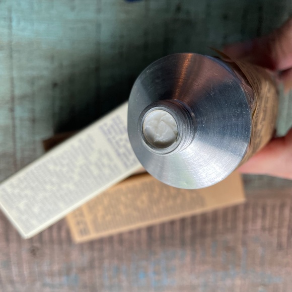 L'Occitane hand creams - Picture 6 of 6